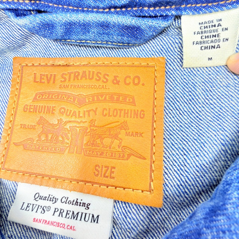 Levi's Premium Denim Trucker Jacket Mens M Blue Medium Wash Cotton Button Front - Picture 3 of 3